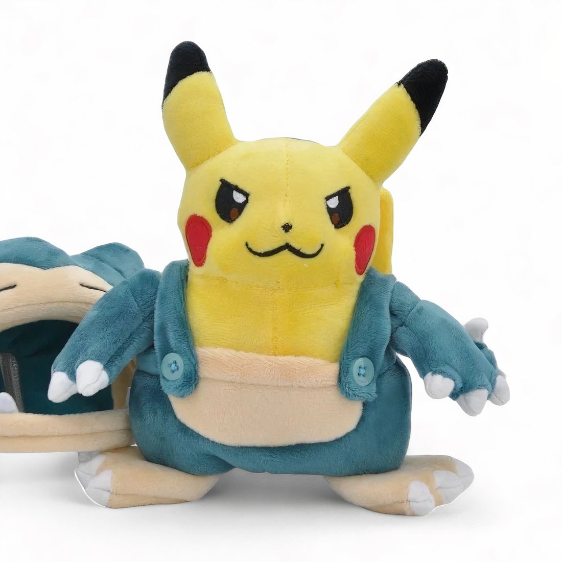 Pikachu Kuscheltier Pokémon verkleidet als Relaxo
