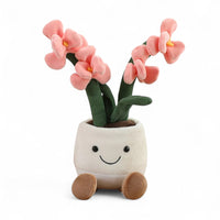 Kuscheltier Kawaii-Pflanze Orchidee rosa in einem lächelnden beigen Stofftopf, auf weißem Hintergrund.