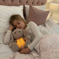 Beruhigendes Nachtlicht-Kuscheltier Hase mit Atembewegung