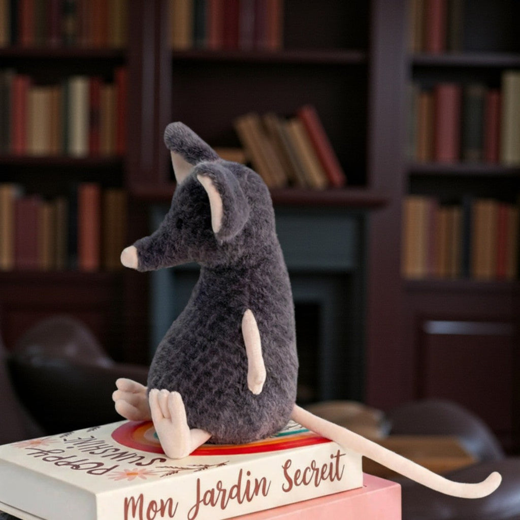 Maus Kuscheltier grau Entdeckerin
