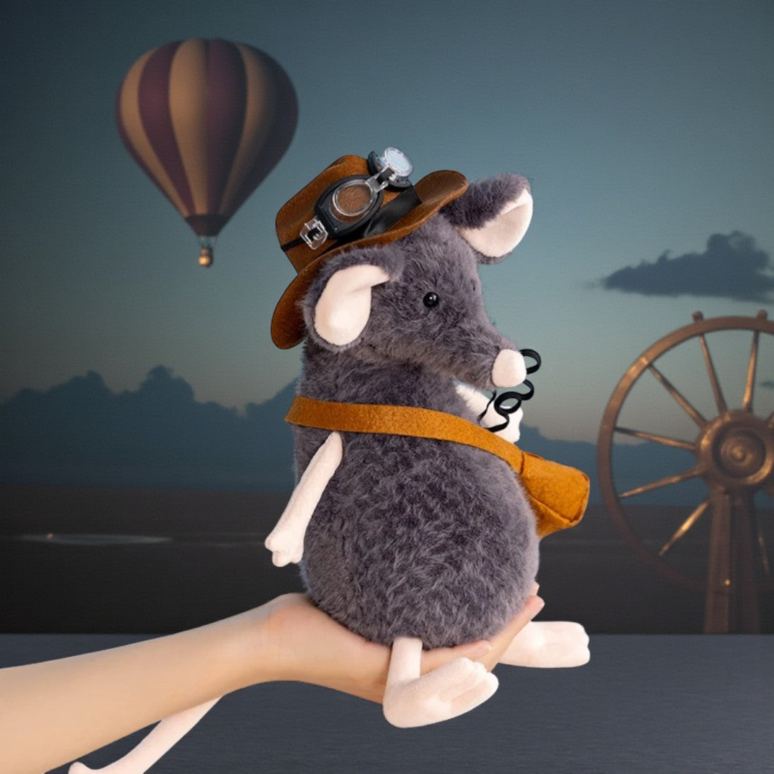 Maus Kuscheltier grau Entdeckerin