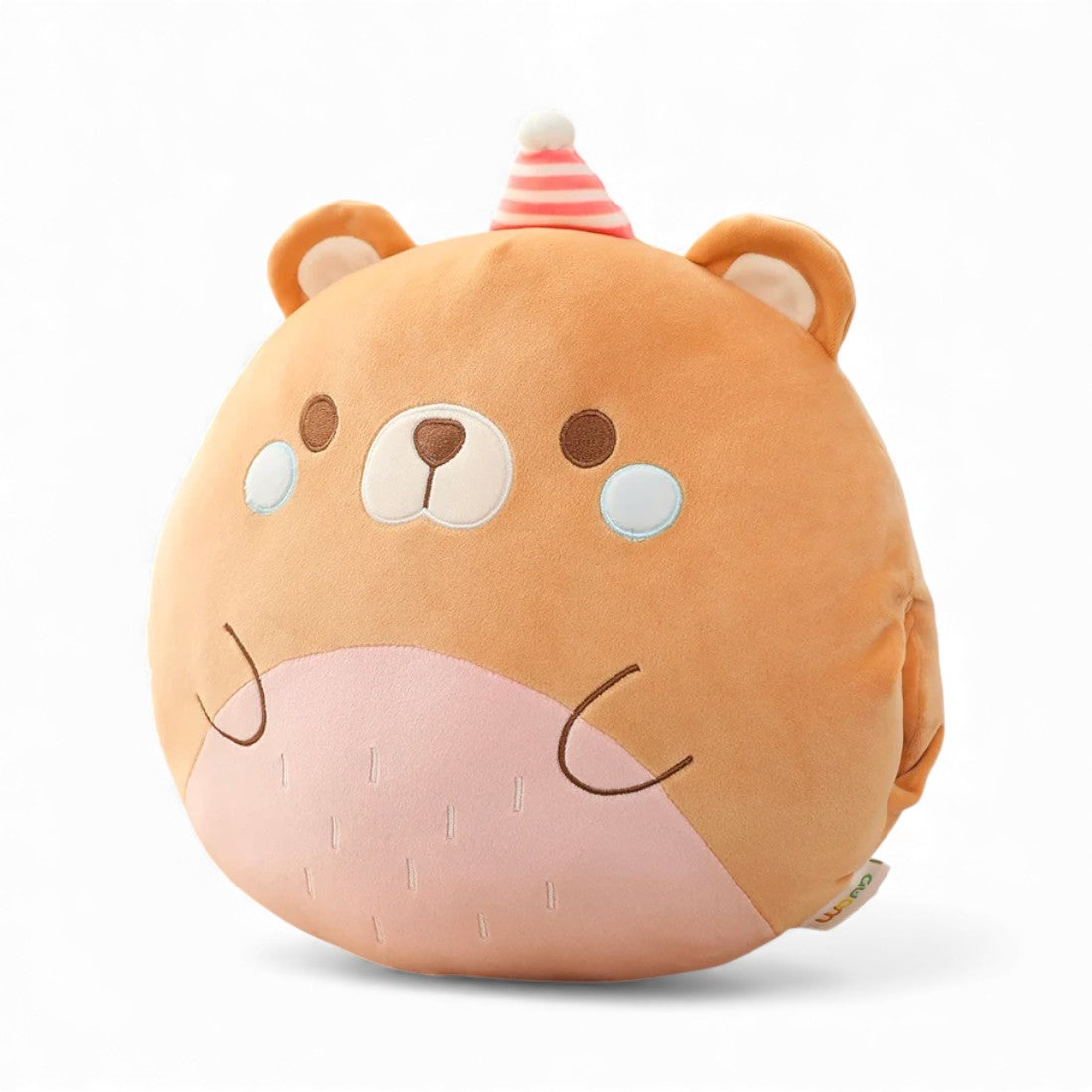 Rundes Kissen-Kuscheltier in Form eines orangefarbenen Bären mit rosa Bauch, bestickten Gesicht und kleinen Armen, runden Ohren auf dem Kopf; auf weißem Hintergrund