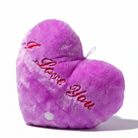 Lila Herz-Plüschkissen I Love You - Weißer Hintergrund Frontal