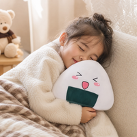 Onigiri Kawaii Sushi Kuscheltierkissen - Verwendung gemütlich drinnen