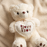 Weißer flauschiger Teddybär Kuscheltier I Love You - Material-Detail