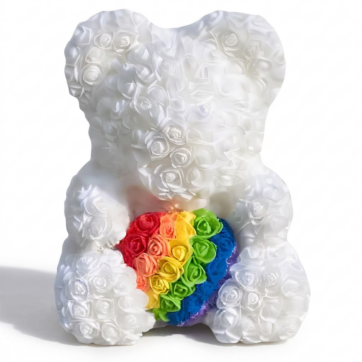 Rosenbär Kuscheltier Weiß mit Regenbogenherz 40 cm - weißer Hintergrund Frontalansicht