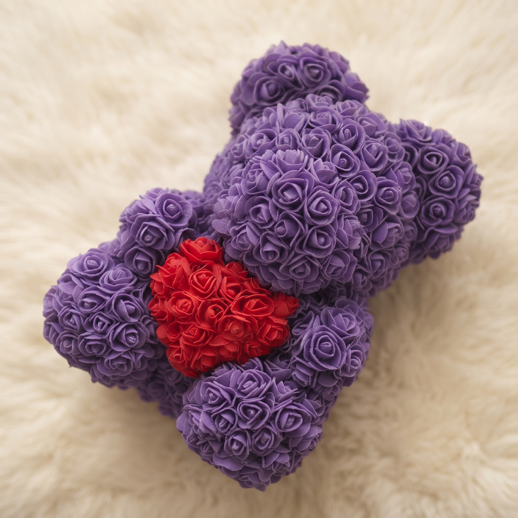 Rosenbär Kuscheltier Violett mit rotem Herz - Detailaufnahme Material