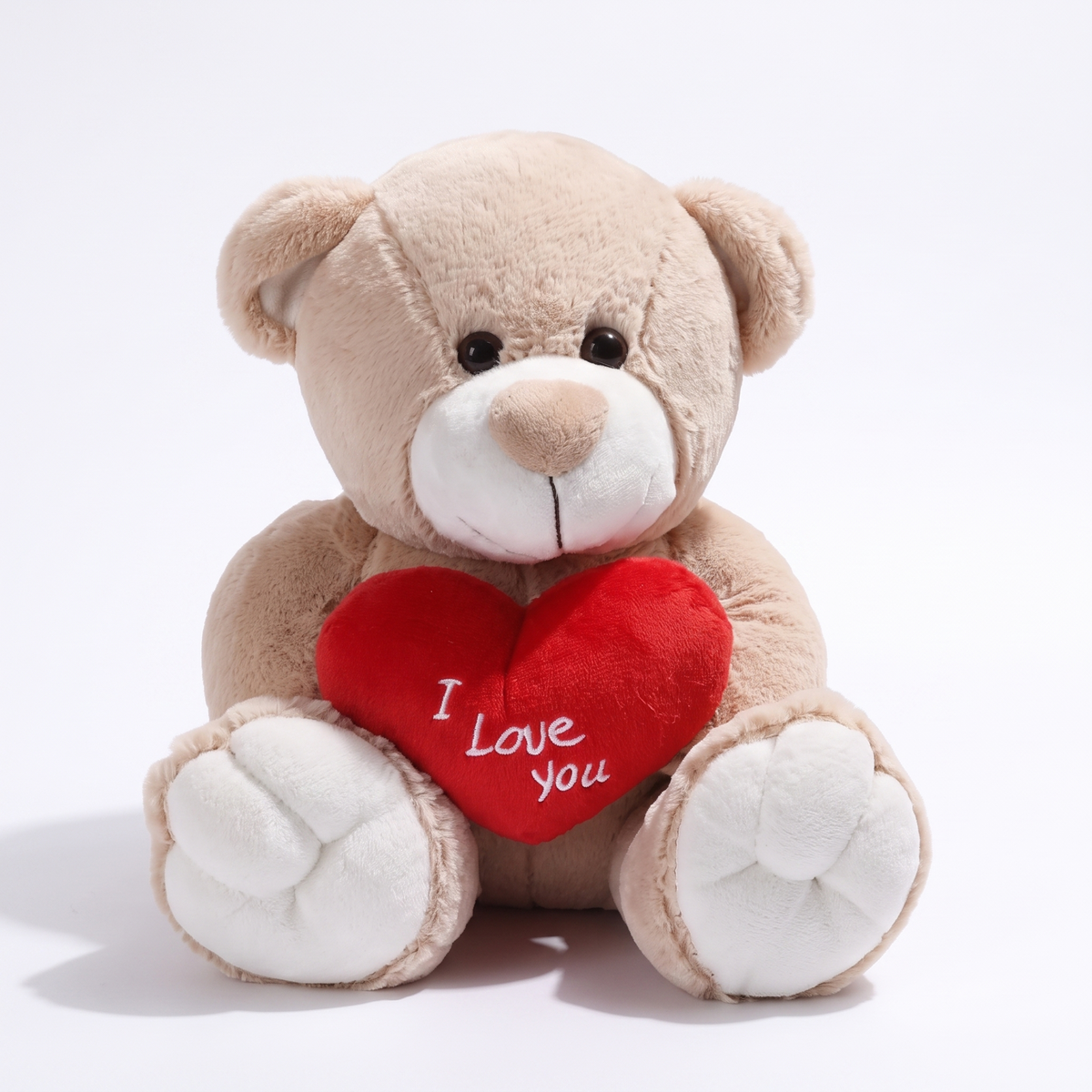 Beige Bär Kuscheltier Herz I Love You 33cm - Frontalansicht auf weißem Hintergrund