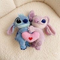 Stitch und Angel Kuscheltier Duo verliebt - Detailansicht Material