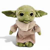 Baby Yoda Kuscheltier mit Mantel - Weißer Hintergrund Frontalansicht