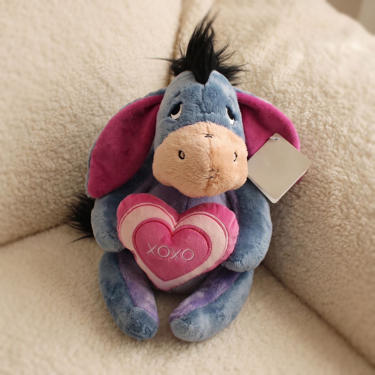 I-Aah Disney Kuscheltier mit XOXO-Herz - Detailaufnahme Material