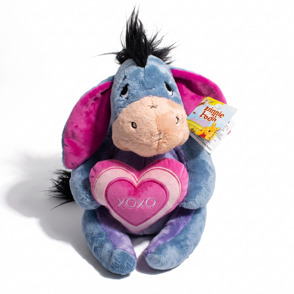 I-Aah Disney Kuscheltier mit XOXO-Herz - weißer Hintergrund Frontalansicht