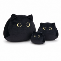 Schwarze Katze Kuscheltier mit großen Augen - Weißer Hintergrund frontal