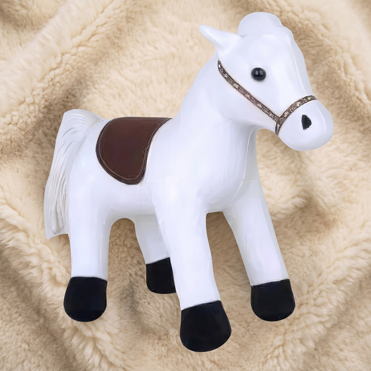 Weißes Pferd Kuscheltier mit braunem Sattel 35 cm - Detailansicht Material