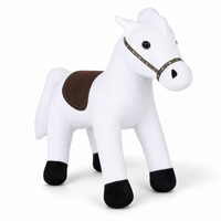 Weißes Pferd Kuscheltier mit braunem Sattel 35 cm - Frontalansicht auf weißem Hintergrund