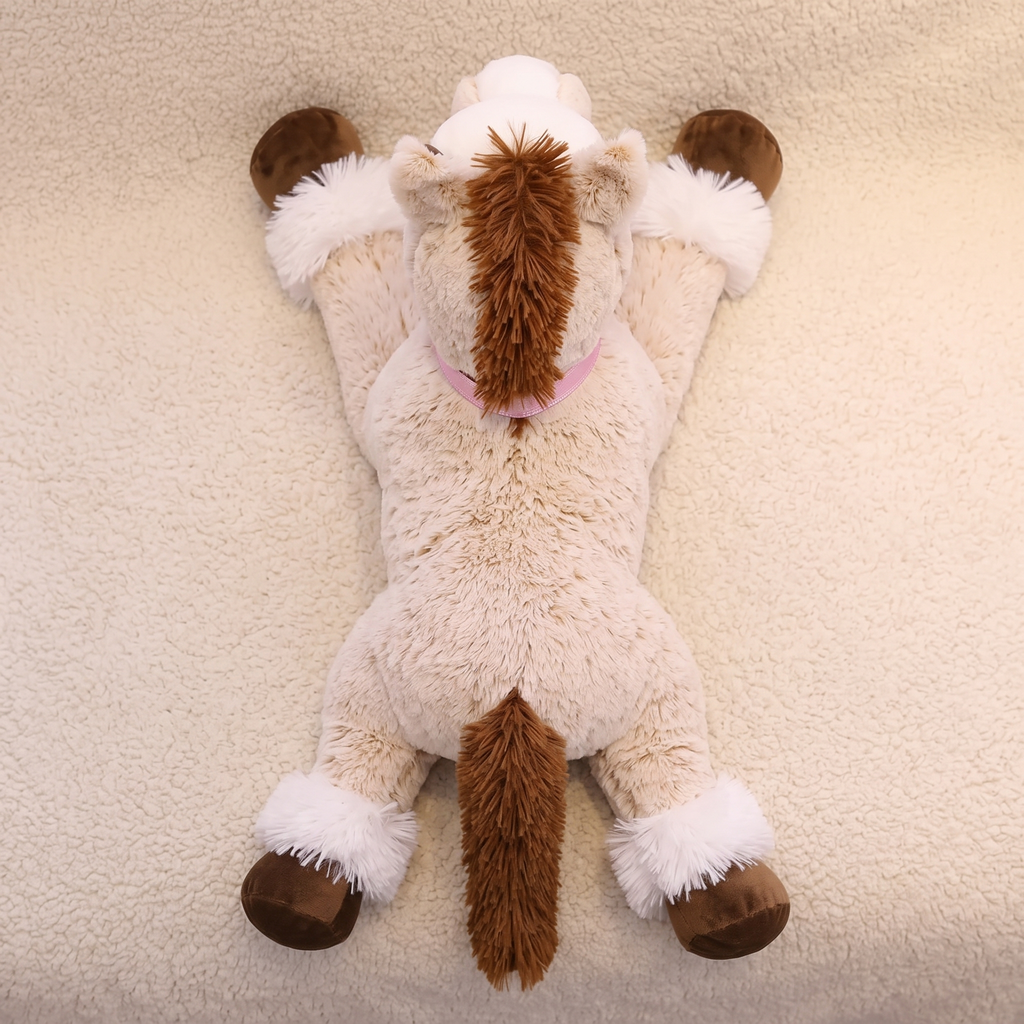 Beiges Pferd XXL Kuscheltier liegend 90 cm - Detailansicht Material