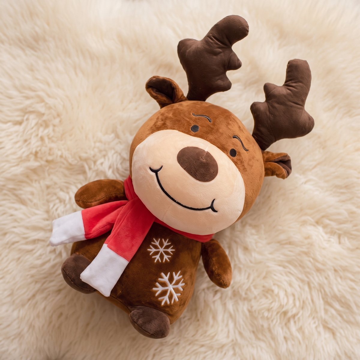 Weihnachts-Hirsch Kuscheltier mit Schal - Materialdetail