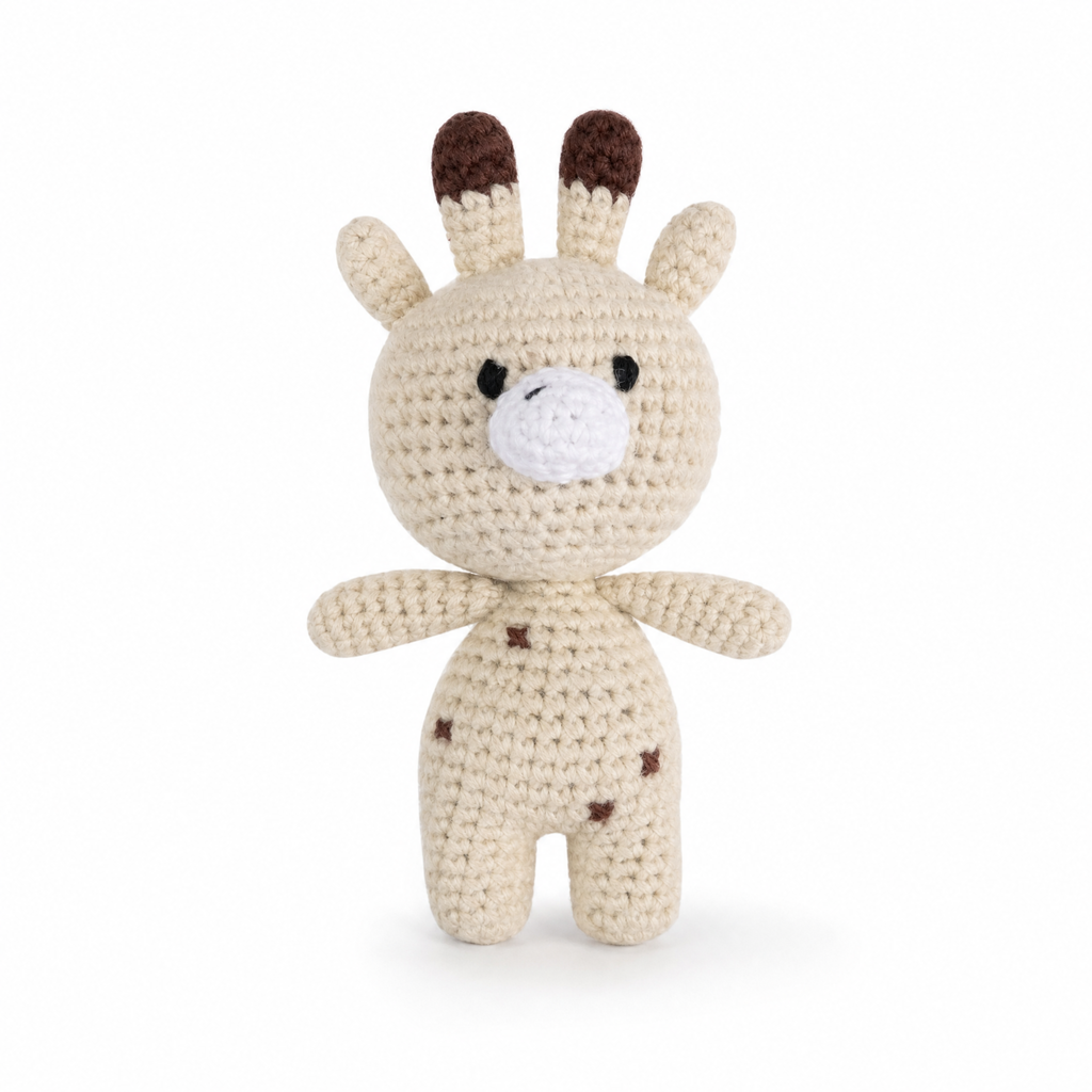 Giraffe Kuscheltier gehäkelt handgemacht Baumwolle - Weißer Hintergrund frontal