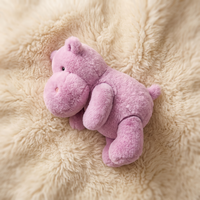 Violettes Nilpferd Kuscheltier - Detailansicht Material