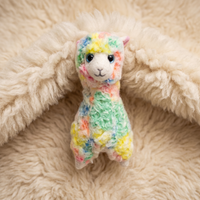Buntes Lama Kuscheltier 15cm - Materialdetail