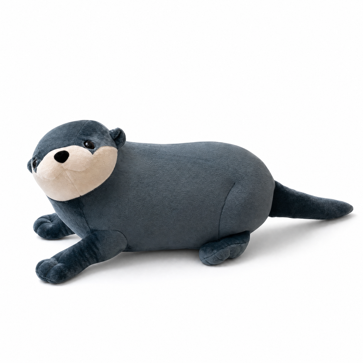 Kuscheltier Otter Blau weich und anschmiegsam - Frontalansicht auf weißem Hintergrund