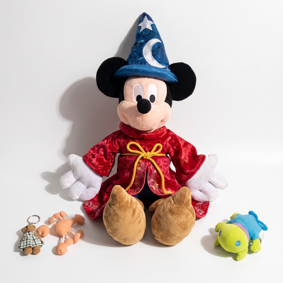 Mickey Kuscheltier Fantasia Zauberlehrling 50cm - Weißer Hintergrund frontal