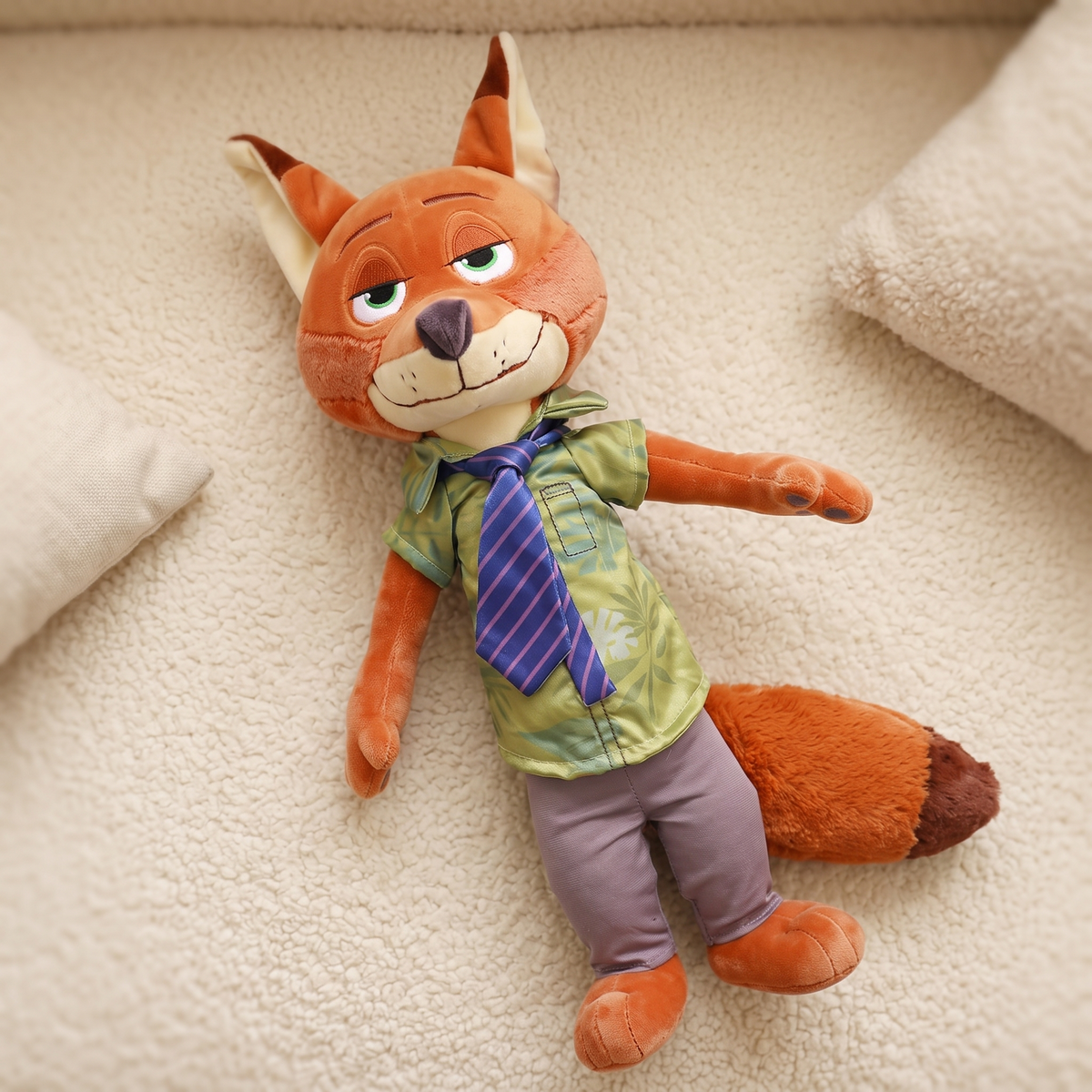 Nick Zoomania Fuchs Kuscheltier im Bürolook - Detailansicht Material