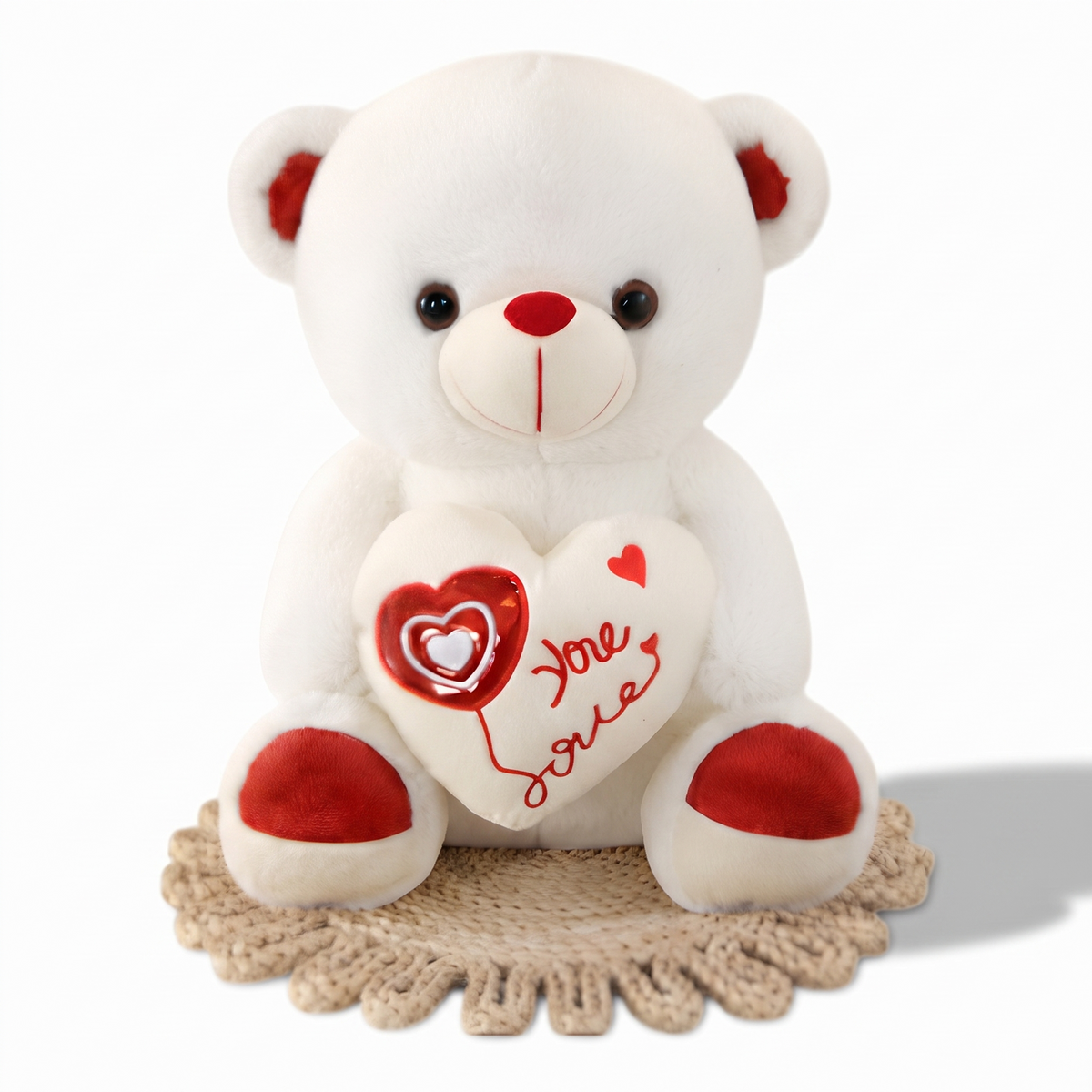 Weißes Bärchen Kuscheltier mit Love-Herz zum Valentinstag - weißer Hintergrund Frontalansicht