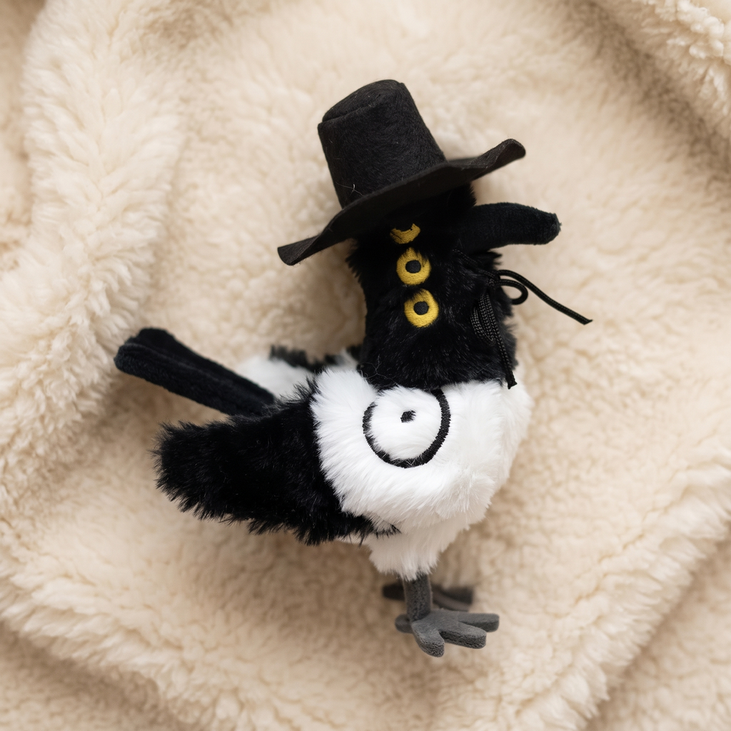 Elster Sussie Kuscheltier mit Zylinder - Detailansicht Material