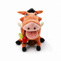 Pumbaa Kuscheltier König der Löwen 37 cm - Weißer Hintergrund frontal