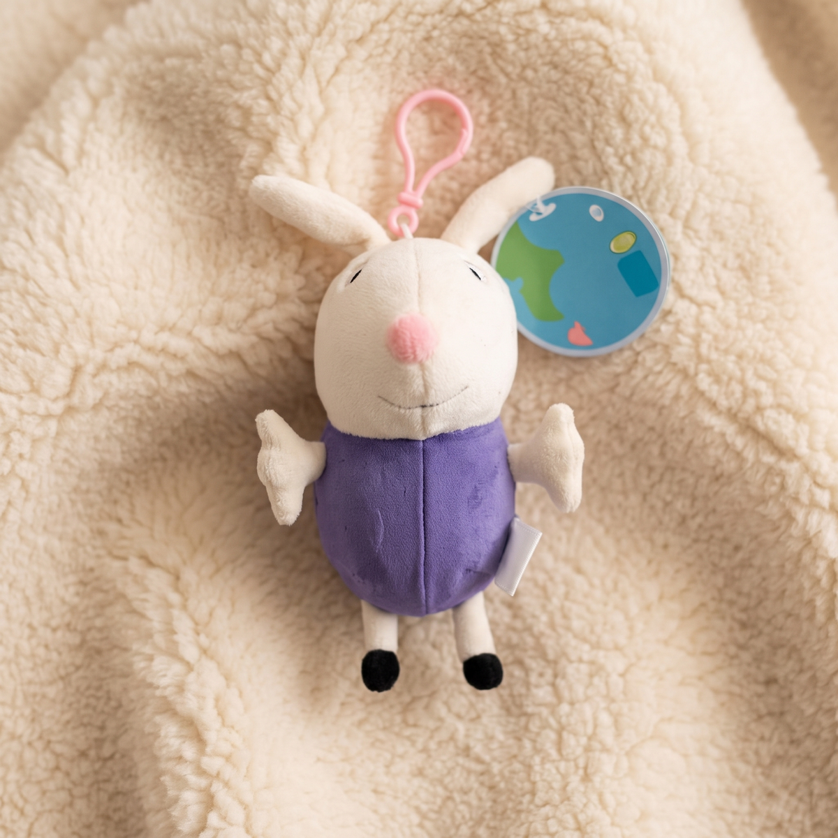 Richard Rabbit Kuscheltier - Figur Peppa Pig 19cm - Detail Material