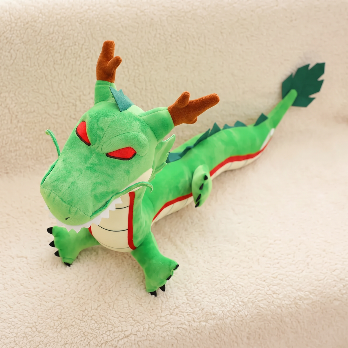 Shenron Kuscheltier XXL heiliger Drache - Detail Material
