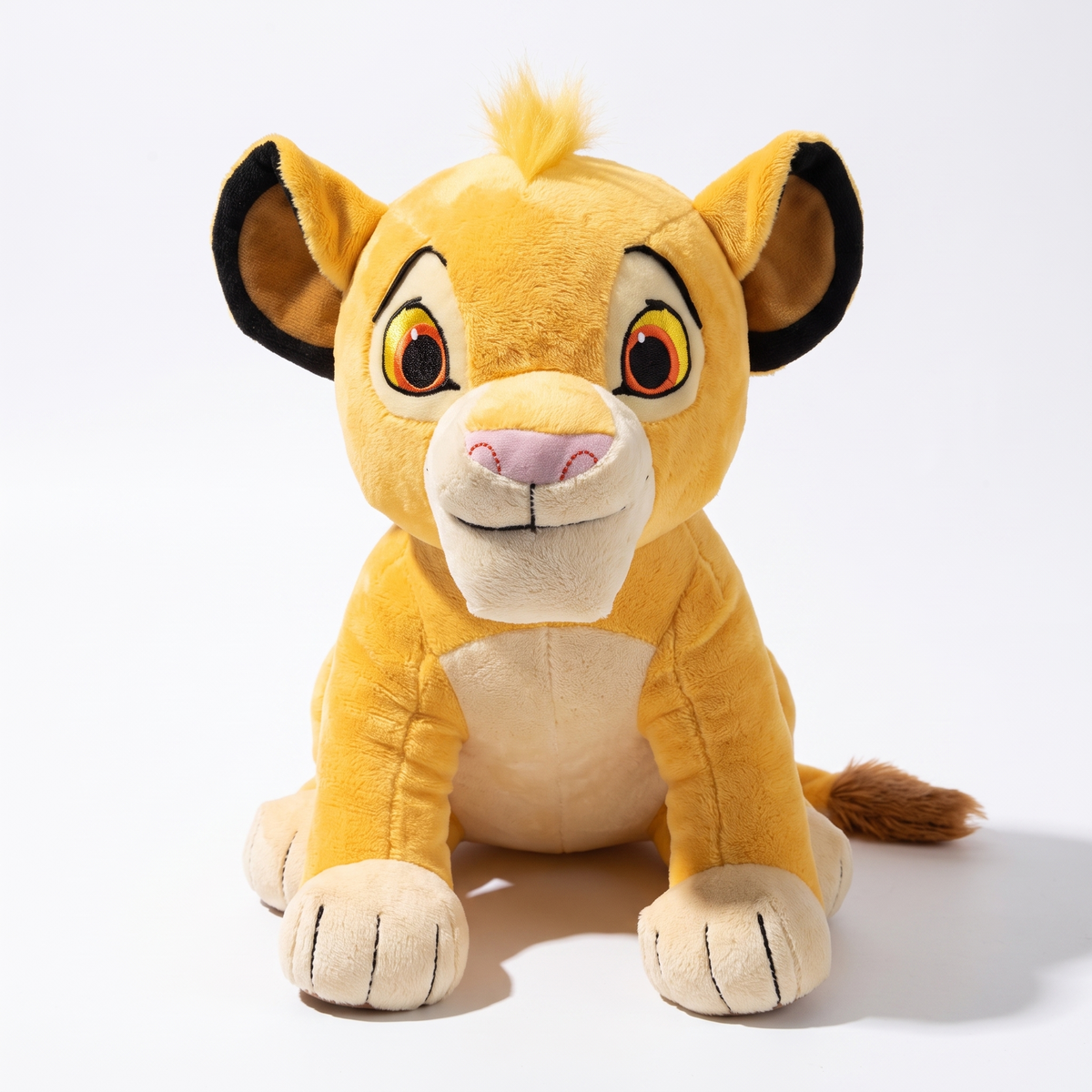 Simba Kuscheltier 30 cm König der Löwen - Weißer Hintergrund frontal