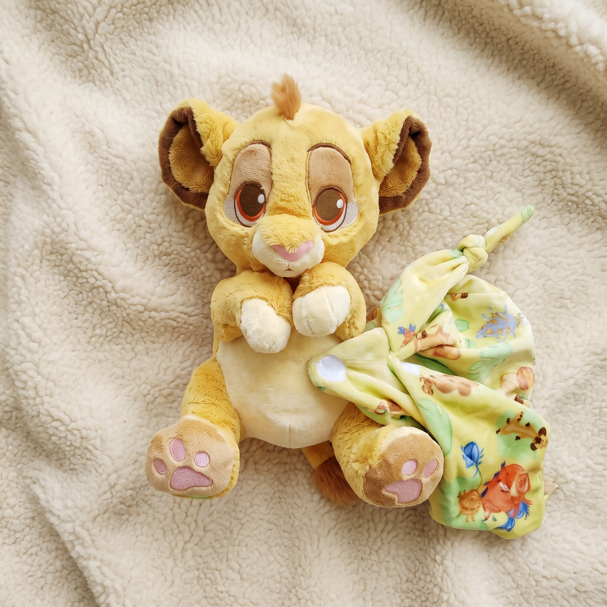 Simba Kuscheltier mit abnehmbarer Decke - Detail Material