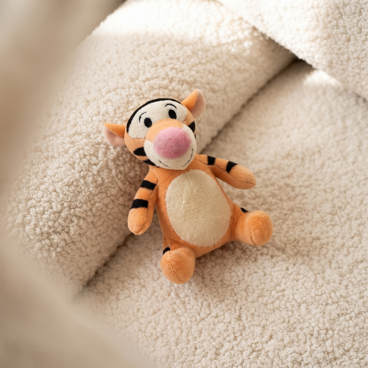Tigger Kuscheltier Magnetisch für die Schulter - Detail Material