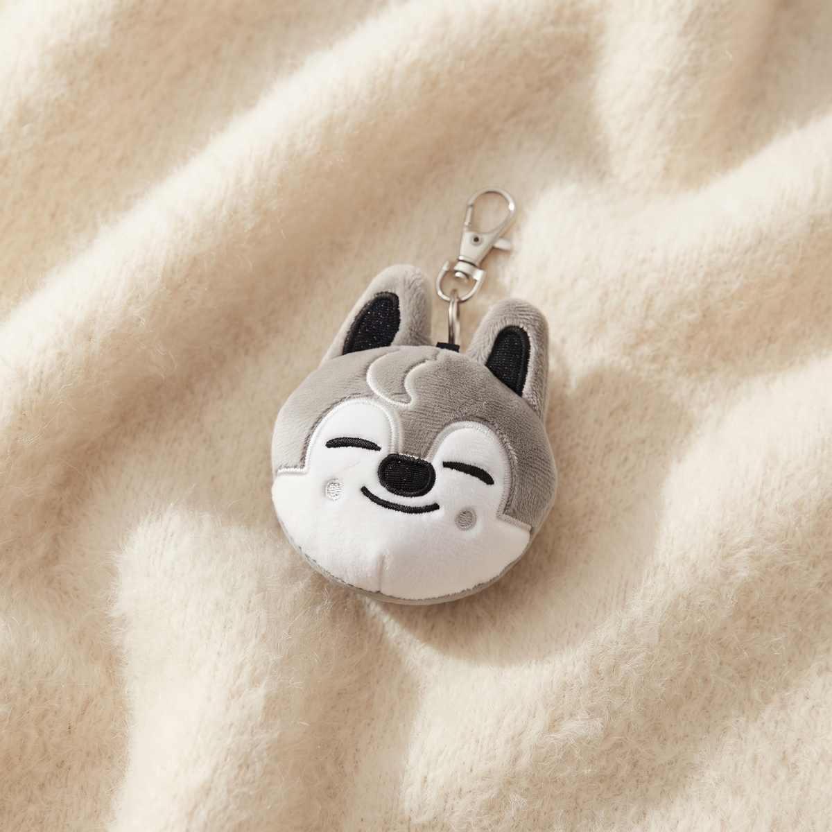 Kawaii Wolf Plüsch Schlüsselanhänger 9 cm - Materialdetail