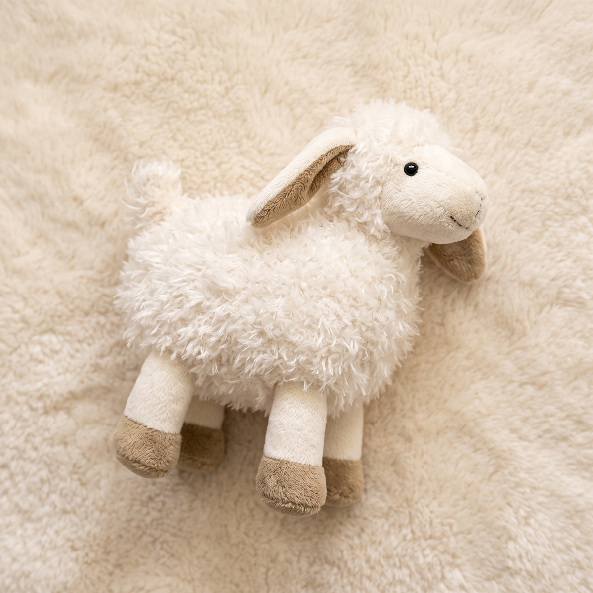 Schaf Kuscheltier weißes Lamm Stofftier für Babys und Kinder - Detailansicht Material